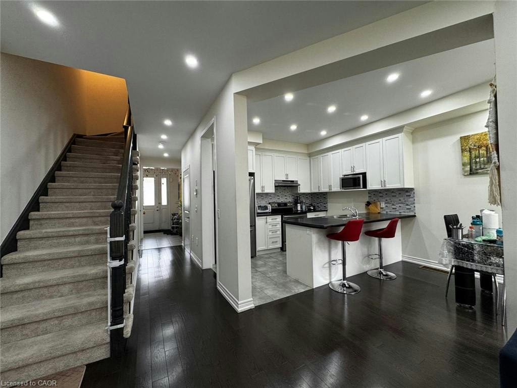 10 Talence Drive, Hamilton, ON, L8J 0L2 - 4