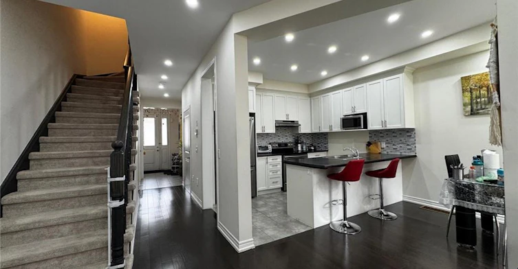 10 Talence Drive, Hamilton, ON, L8J 0L2 - 4