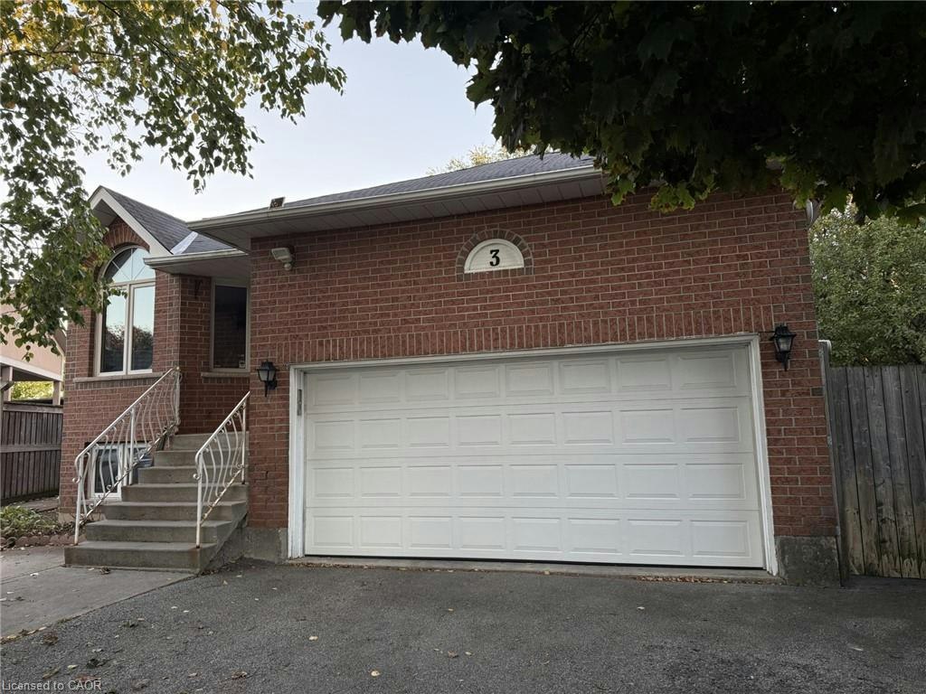 Lower-3 Innswood Place, Hamilton, ON, L8W 2V3