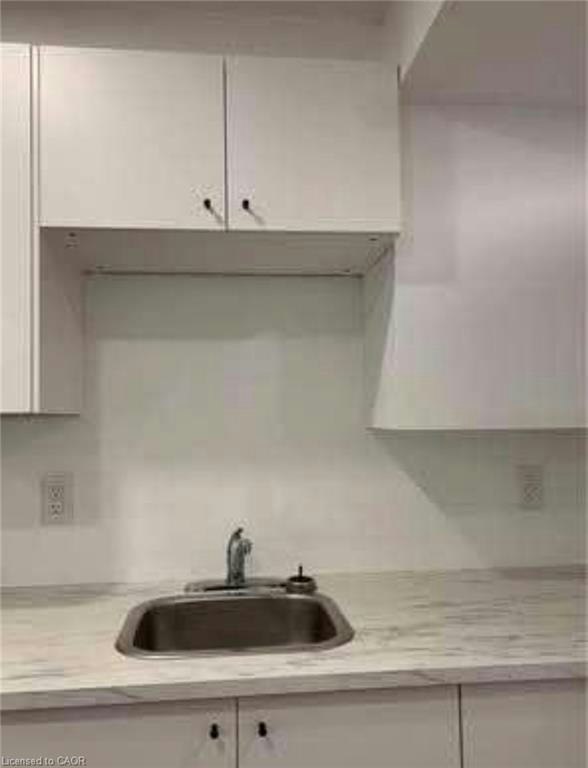 Lower-3 Innswood Place, Hamilton, ON, L8W 2V3 - 3