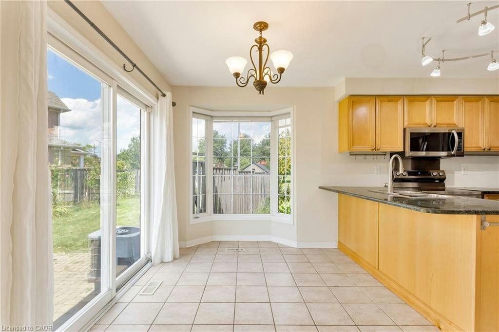 2204 Grand Oak Trail, Oakville, ON, L6M 4S6 - 10