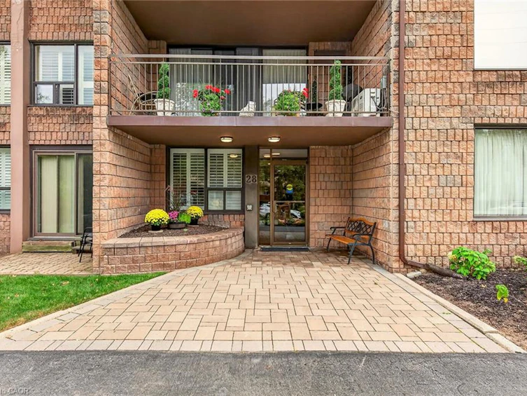 101-28 Robinson Street N, Grimsby, ON, L3M 3C9 - 5