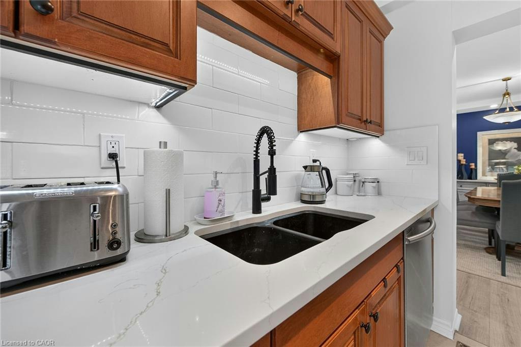 101-28 Robinson Street N, Grimsby, ON, L3M 3C9 - 33