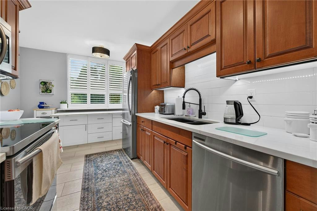 101-28 Robinson Street N, Grimsby, ON, L3M 3C9 - 26