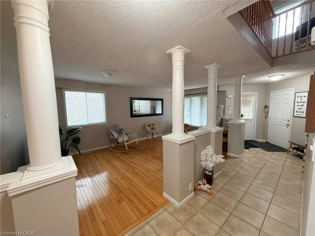 424 Newport Drive, Cambridge, ON, N3H 5S6 - 5