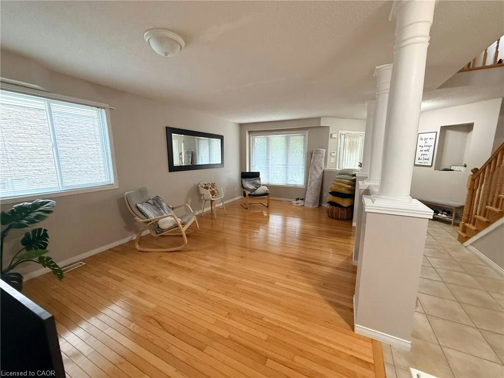 424 Newport Drive, Cambridge, ON, N3H 5S6 - 9