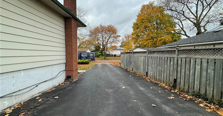 5440 Windermere Drive, Burlington, ON, L7L 3M5 - 3