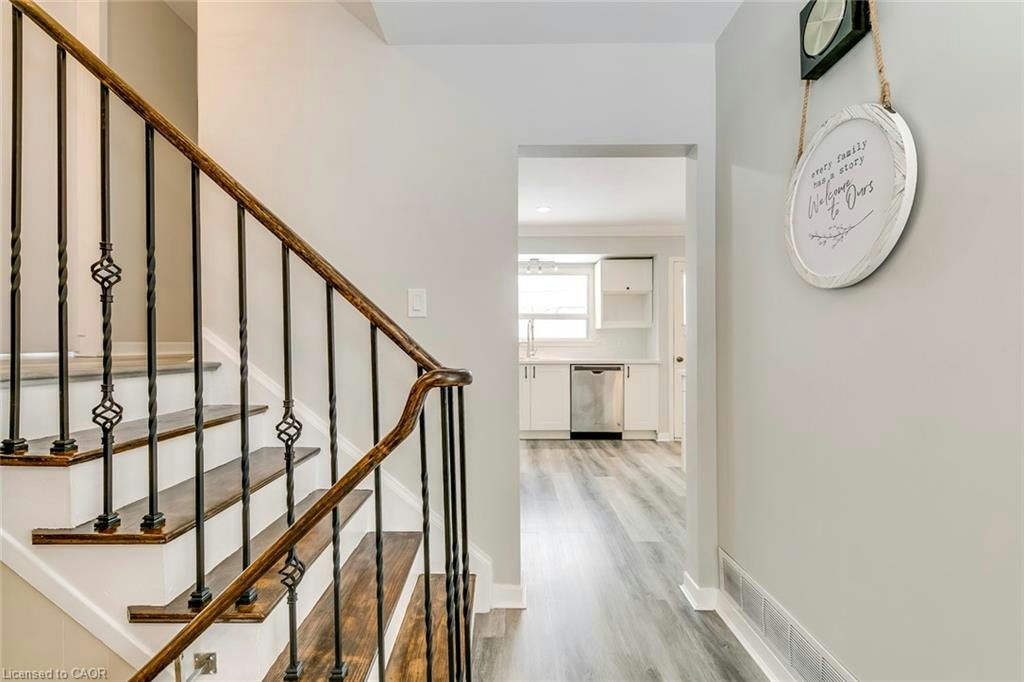5440 Windermere Drive, Burlington, ON, L7L 3M5 - 10