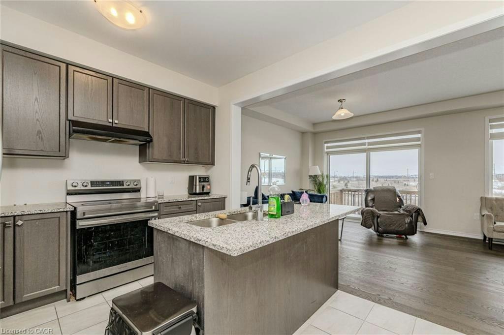 12 Toffee Trail, Hamilton, ON, L8J 0M2 - 3