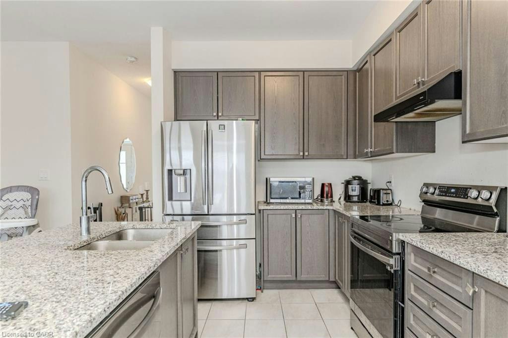 12 Toffee Trail, Hamilton, ON, L8J 0M2 - 6