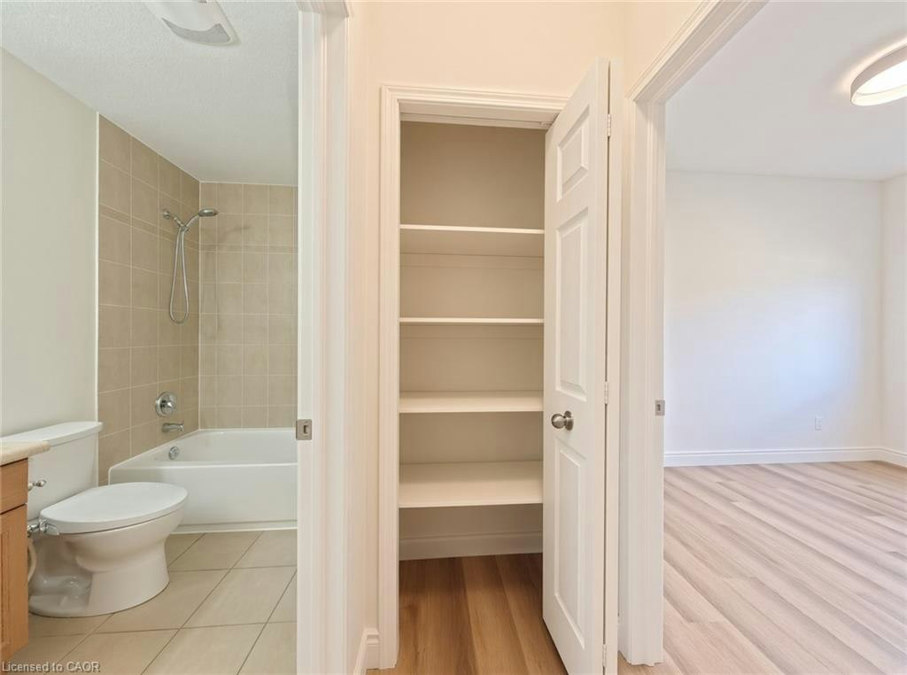 250 Parkvale Drive, Kitchener, ON, N2R 1Y8 - 32