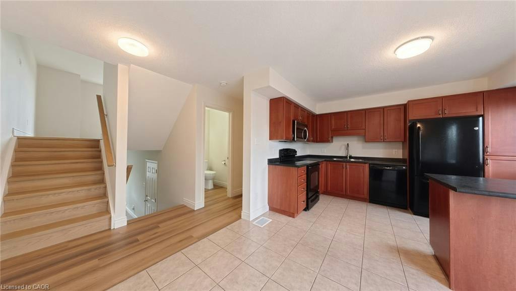 250 Parkvale Drive, Kitchener, ON, N2R 1Y8 - 7