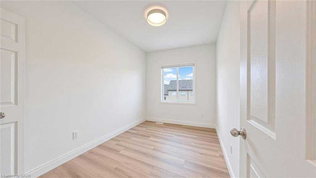 250 Parkvale Drive, Kitchener, ON, N2R 1Y8 - 33