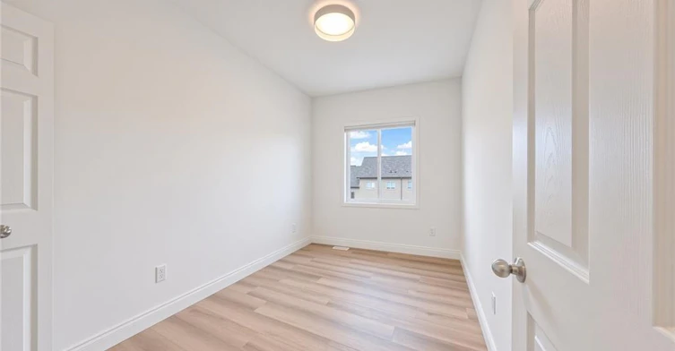 250 Parkvale Drive, Kitchener, ON, N2R 1Y8 - 33