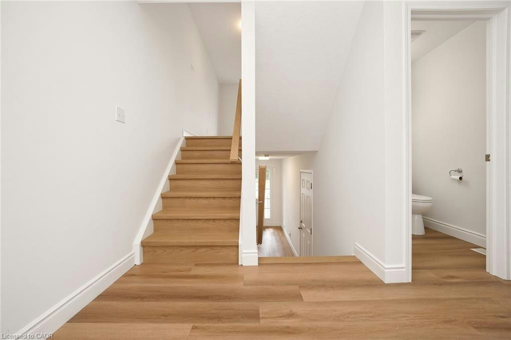 250 Parkvale Drive, Kitchener, ON, N2R 1Y8 - 4