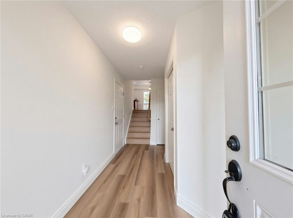 250 Parkvale Drive, Kitchener, ON, N2R 1Y8 - 2