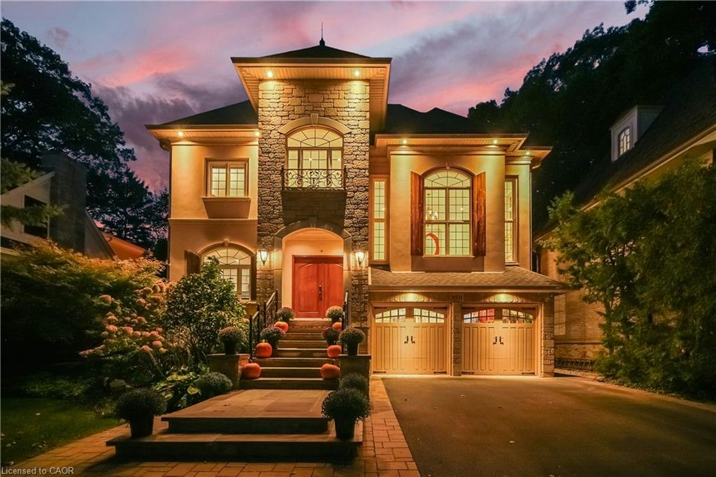 3021 Woodland Park Drive, Burlington, ON, L7N 1K8
