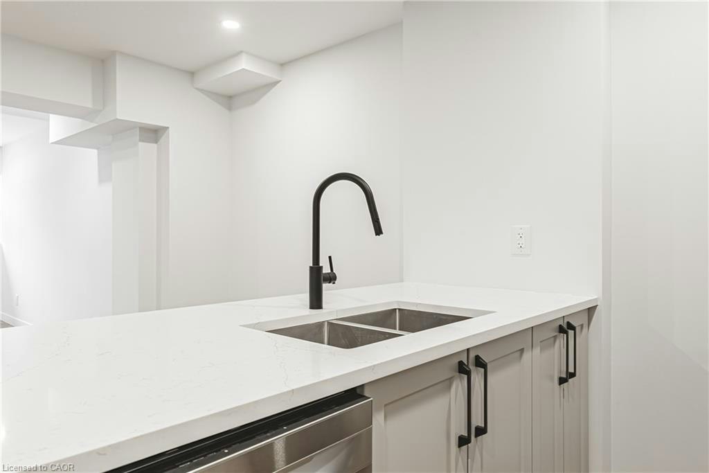 104-555 Sanatorium Road, Hamilton, ON, L9C 2B1 - 7