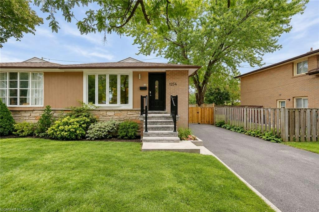 1254 Napier Crescent, Oakville, ON, L6H 2A4