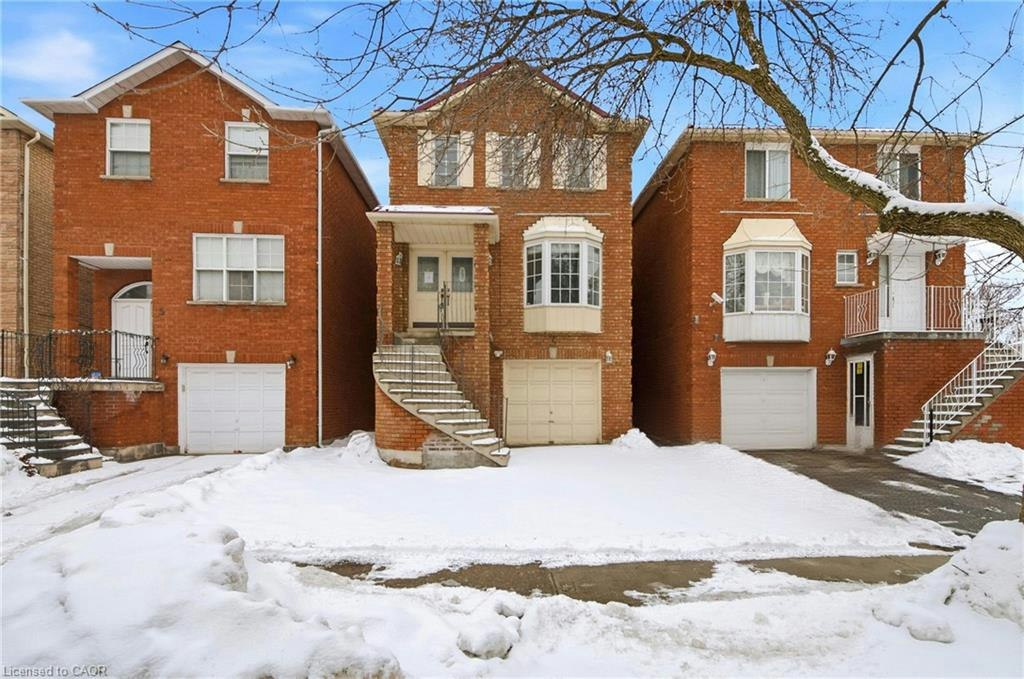 3 Forest Point Drive, Toronto, ON, M6M 5E8