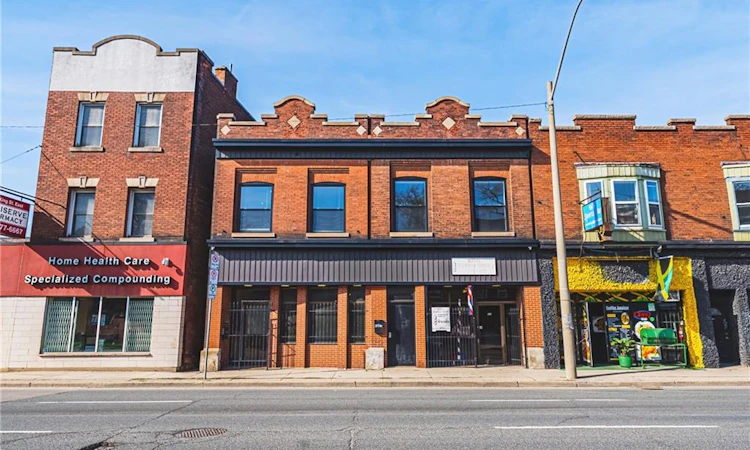 593 & 595 King Street E