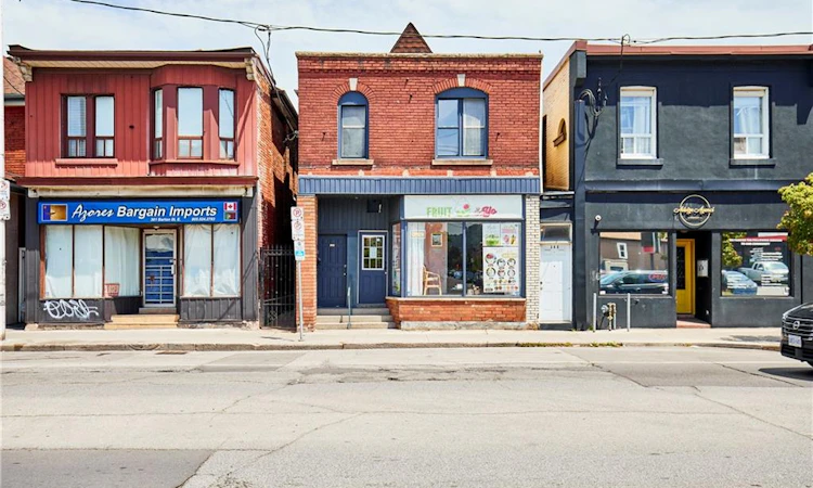 363 Barton Street E