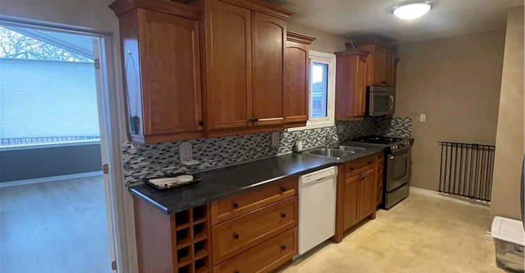 23 Woodsview Avenue, Grimsby, ON, L3M 3S7 - 6