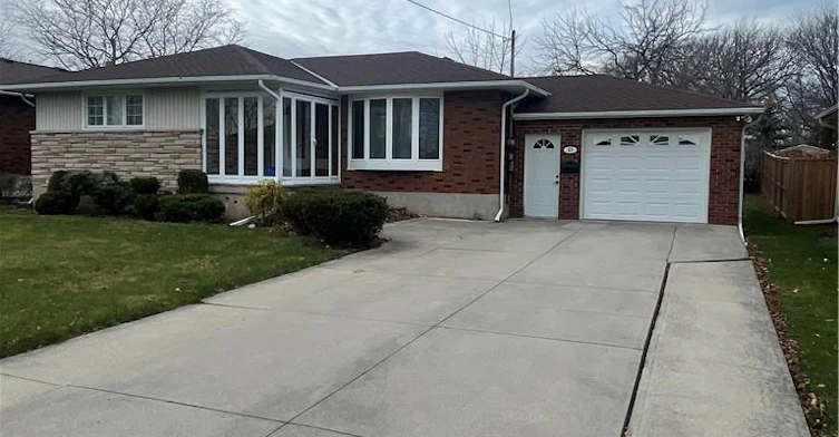 23 Woodsview Avenue, Grimsby, ON, L3M 3S7