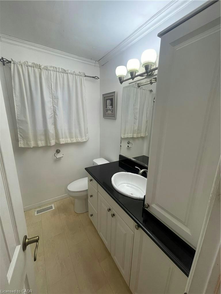 23 Woodsview Avenue, Grimsby, ON, L3M 3S7 - 11
