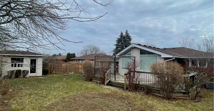 23 Woodsview Avenue, Grimsby, ON, L3M 3S7 - 20