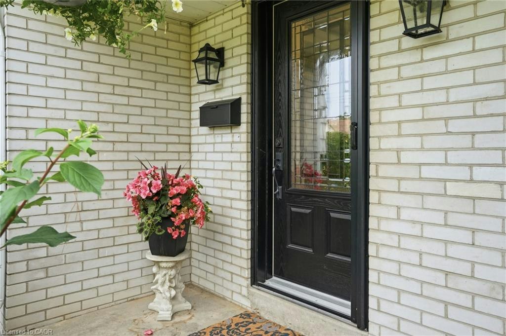 2 Jameson Drive, Hamilton, ON, L9H 5A2 - 4