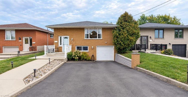 Main-258 Carson Drive, Hamilton, ON, L8T 2X7