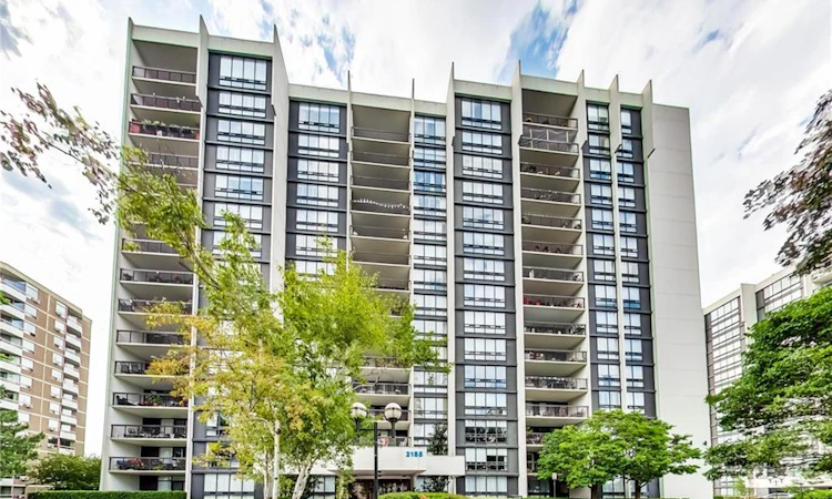 202-2185 Marine Drive