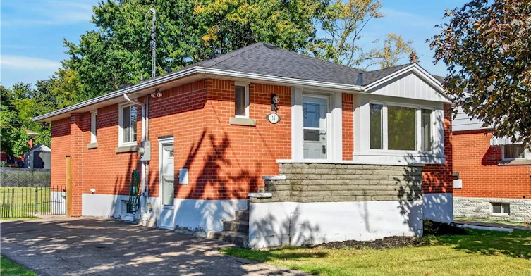 16 Nottingham Avenue, Hamilton, ON, L8T 3N5