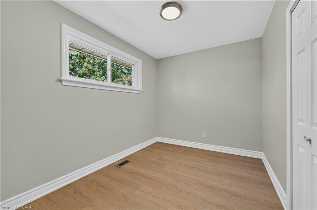16 Nottingham Avenue, Hamilton, ON, L8T 3N5 - 21