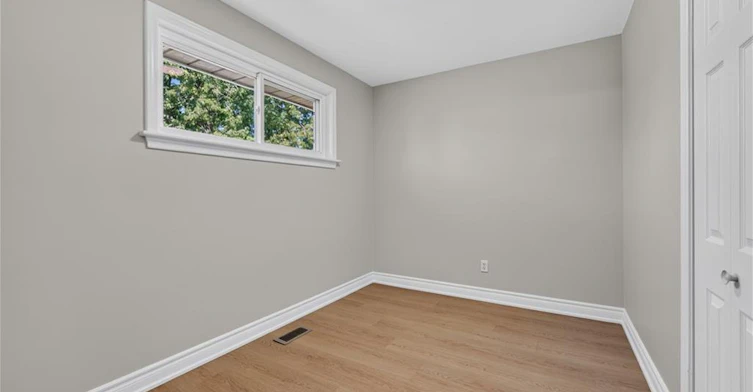 16 Nottingham Avenue, Hamilton, ON, L8T 3N5 - 21