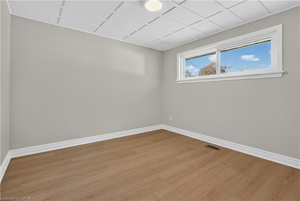 16 Nottingham Avenue, Hamilton, ON, L8T 3N5 - 16
