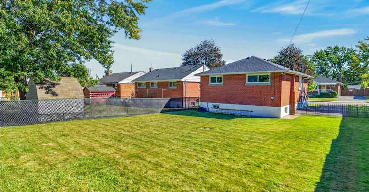 16 Nottingham Avenue, Hamilton, ON, L8T 3N5 - 36