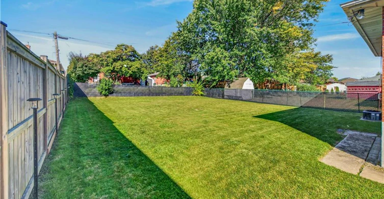 16 Nottingham Avenue, Hamilton, ON, L8T 3N5 - 34