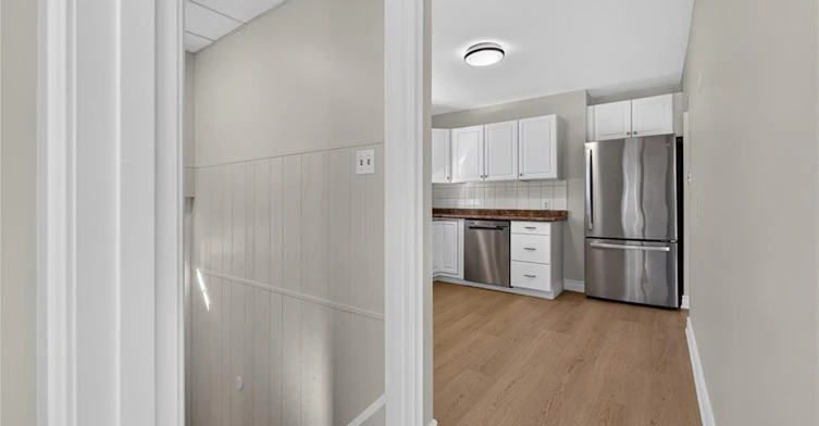 16 Nottingham Avenue, Hamilton, ON, L8T 3N5 - 8