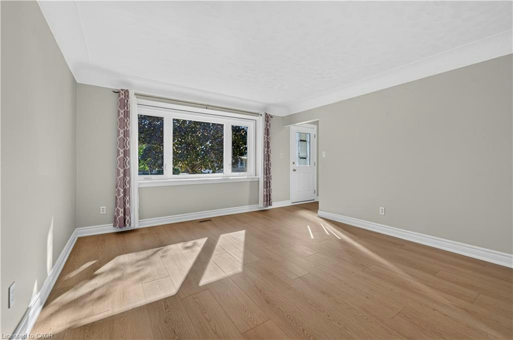 16 Nottingham Avenue, Hamilton, ON, L8T 3N5 - 3
