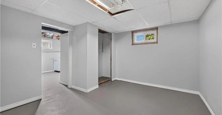 16 Nottingham Avenue, Hamilton, ON, L8T 3N5 - 32