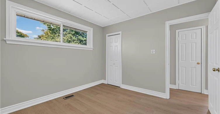 16 Nottingham Avenue, Hamilton, ON, L8T 3N5 - 18