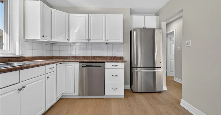 16 Nottingham Avenue, Hamilton, ON, L8T 3N5 - 11