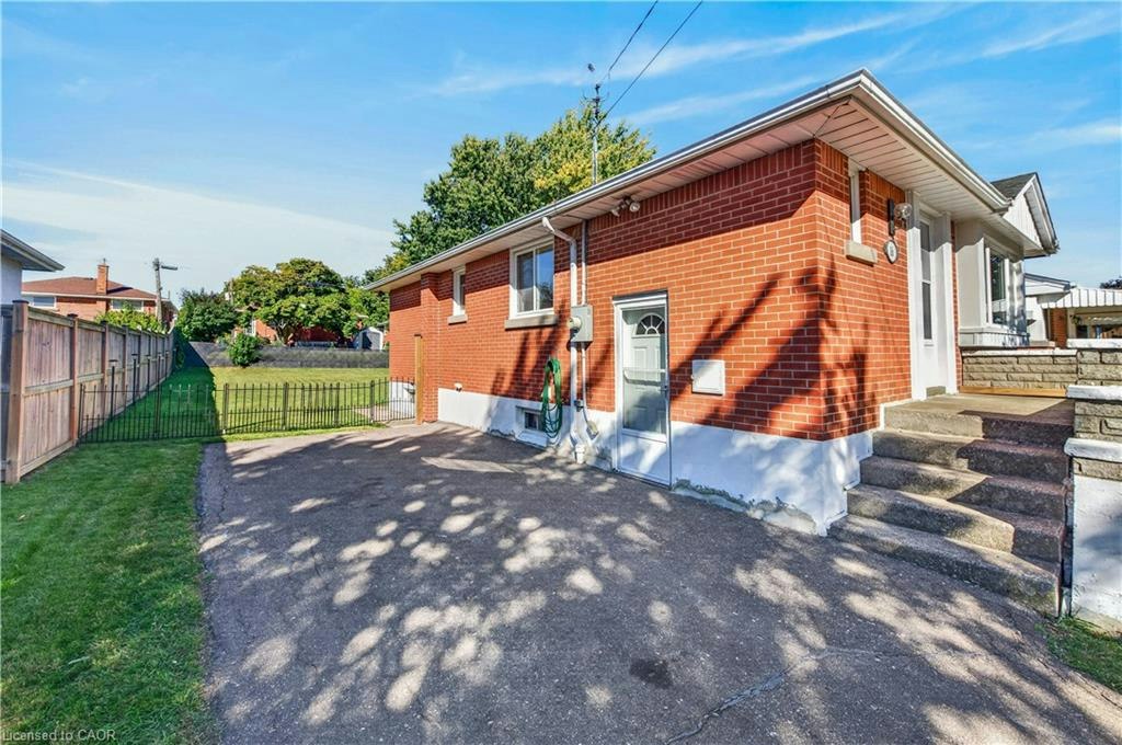 16 Nottingham Avenue, Hamilton, ON, L8T 3N5 - 33