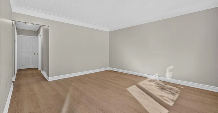 16 Nottingham Avenue, Hamilton, ON, L8T 3N5 - 5