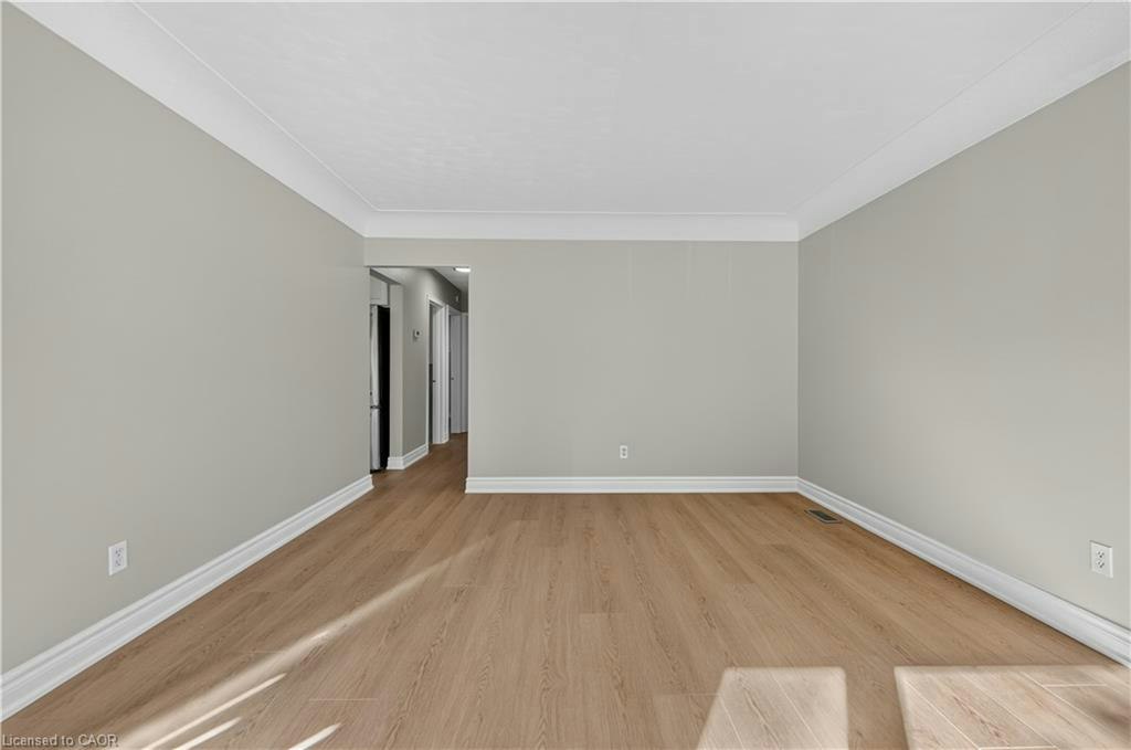 16 Nottingham Avenue, Hamilton, ON, L8T 3N5 - 6