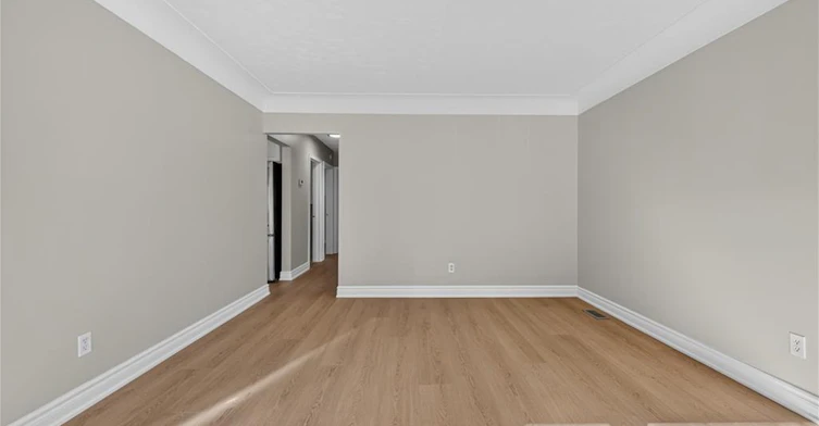 16 Nottingham Avenue, Hamilton, ON, L8T 3N5 - 6