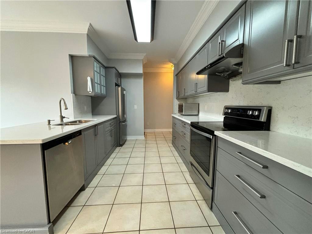 8 Yorkwood Trail, Brampton, ON, L6R 3J3 - 3