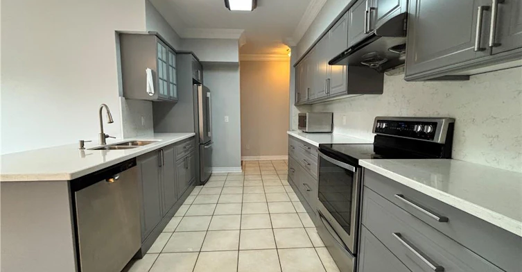 8 Yorkwood Trail, Brampton, ON, L6R 3J3 - 3